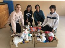 Alimentos recogidos para el banco de alimentos de Mazarambroz, gracias al mercadillo de libros.